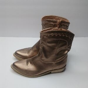 Coconuts by Matisse Short Cowgirl Boots Kids size 1 (Color Blonze)